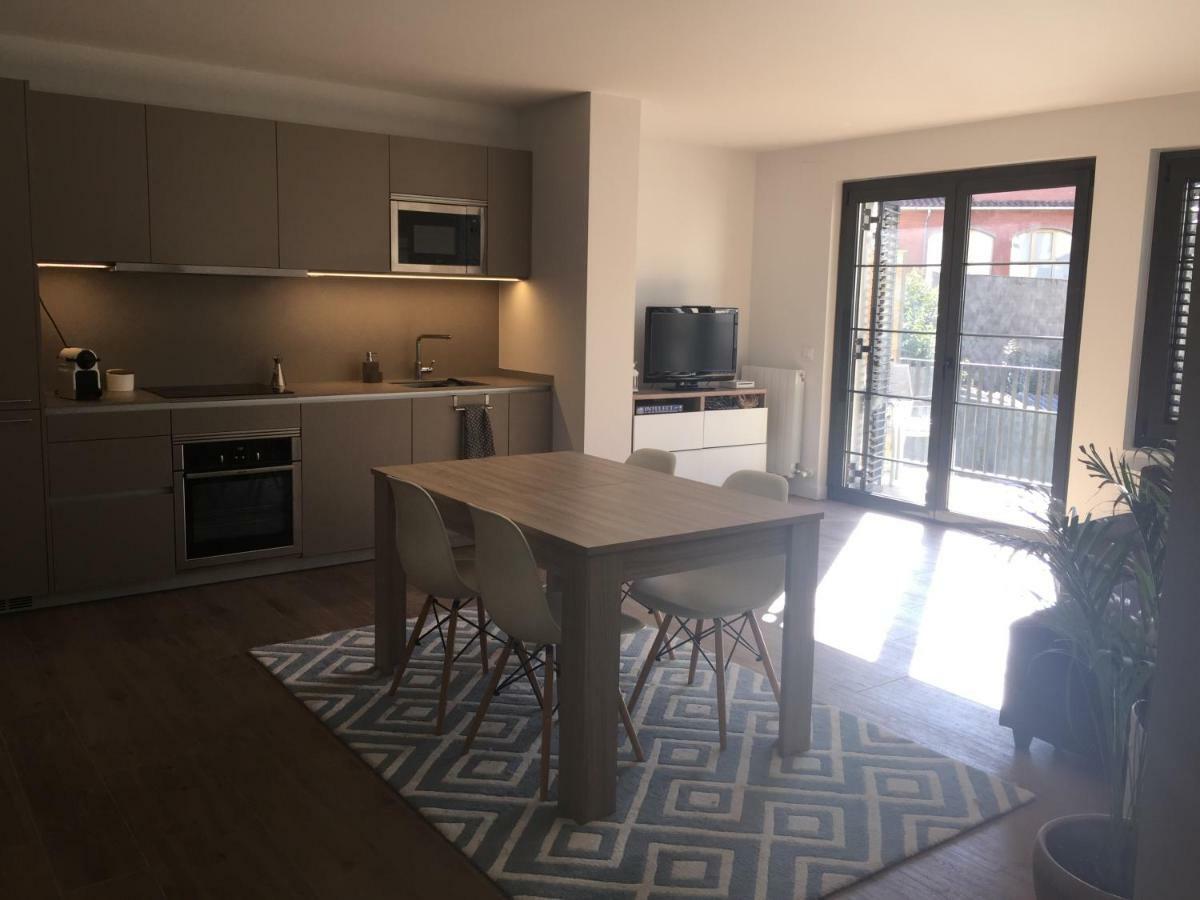 Apartamento Centrico En Olot Bagian luar foto