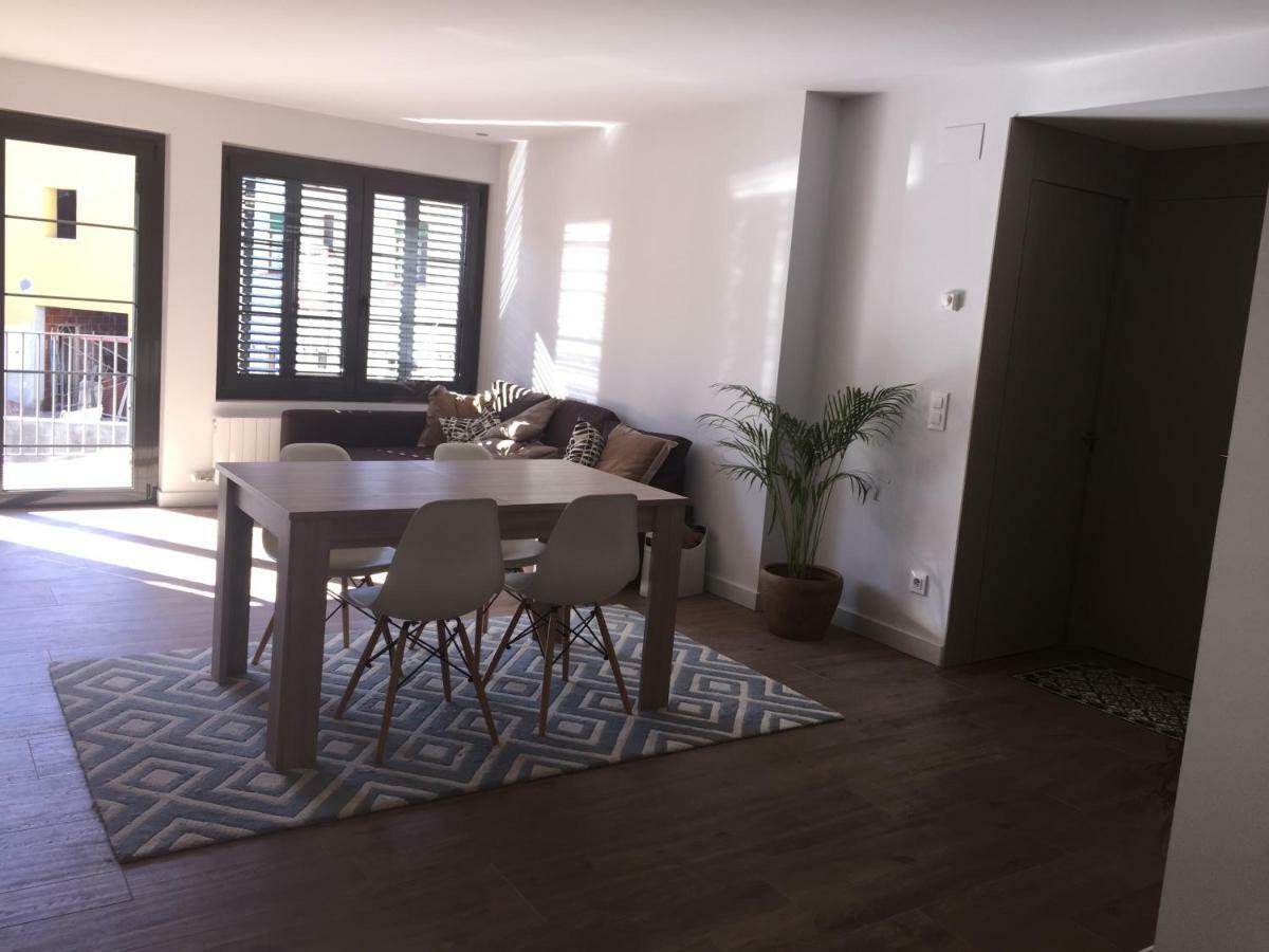 Apartamento Centrico En Olot Bagian luar foto